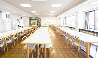 明るい食堂
